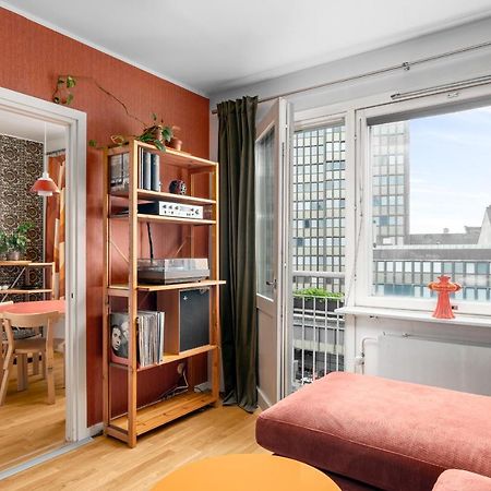 Wehost Spacious Traveller'S Hq Above Metro @Vilhonvuorenkuja 16 Apartamento Helsínquia Exterior foto