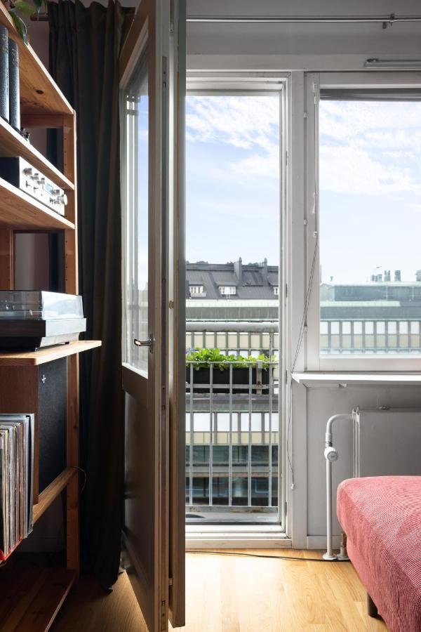 Wehost Spacious Traveller'S Hq Above Metro @Vilhonvuorenkuja 16 Apartamento Helsínquia Exterior foto